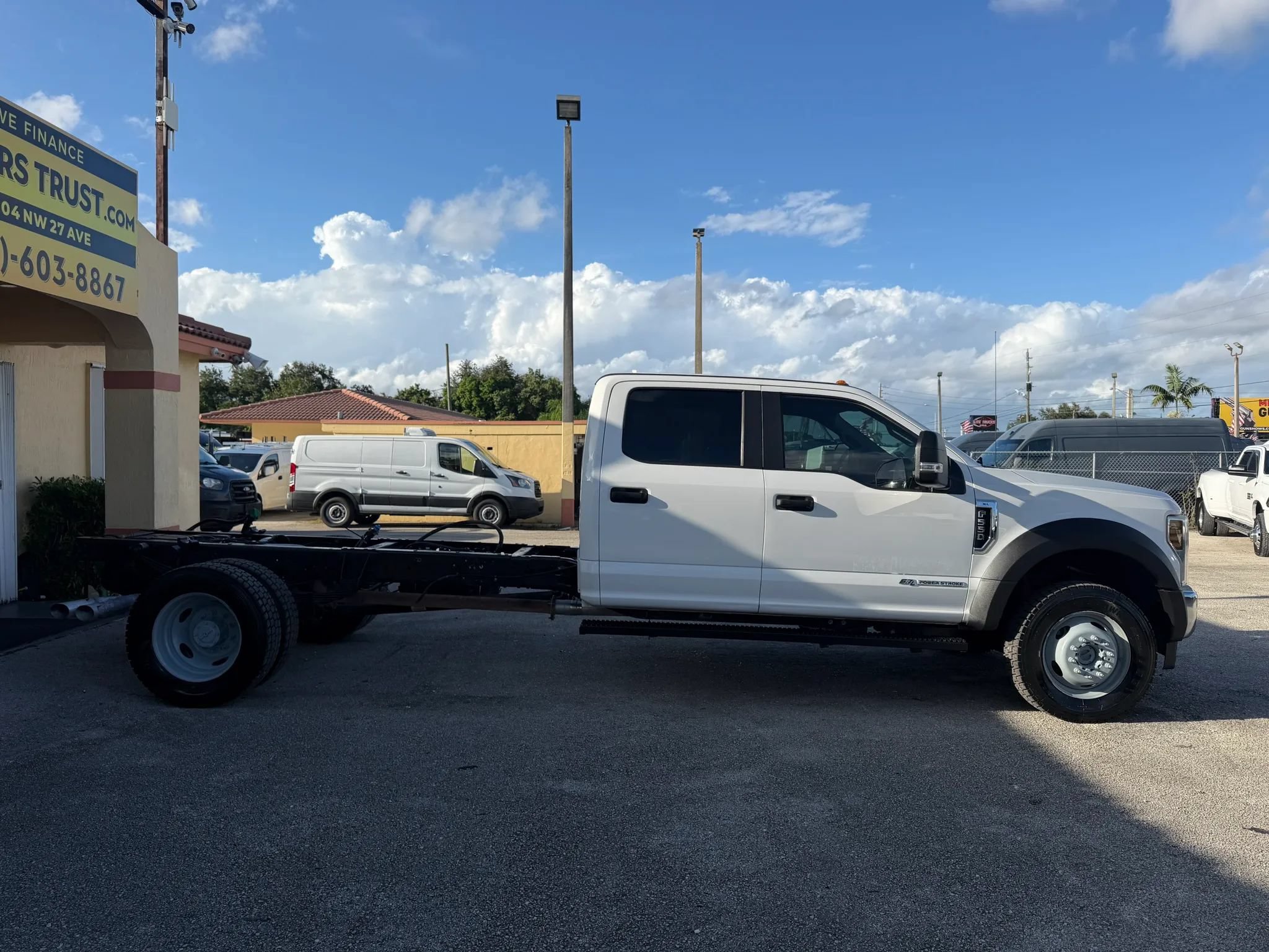 Used 2018 Ford F550 4x4 Crew Cab image 6