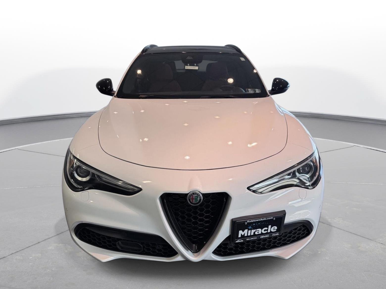 Used 2023 Alfa Romeo Stelvio Veloce AWD/4WD image 17