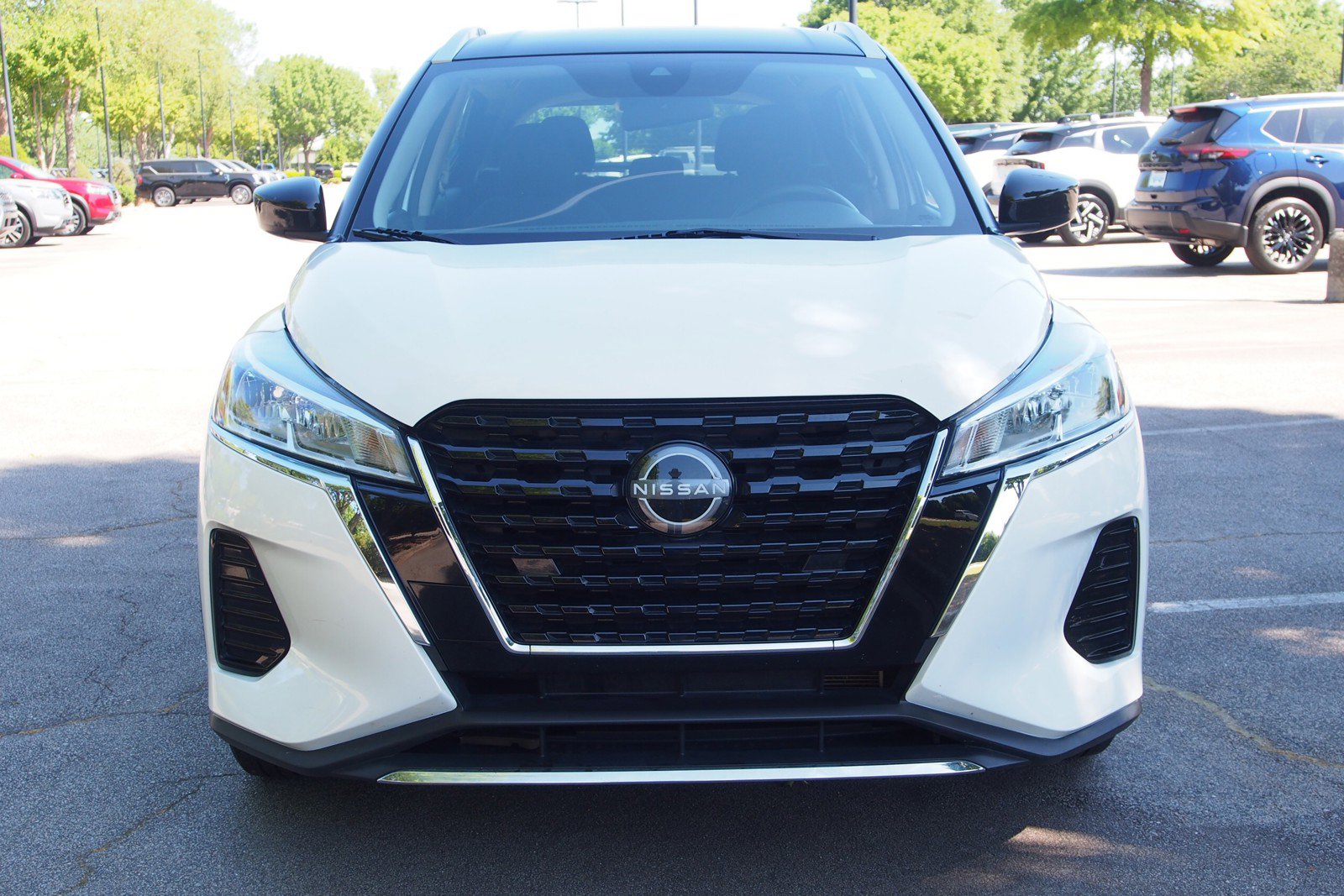 Used 2024 Nissan Kicks SV FWD image 2