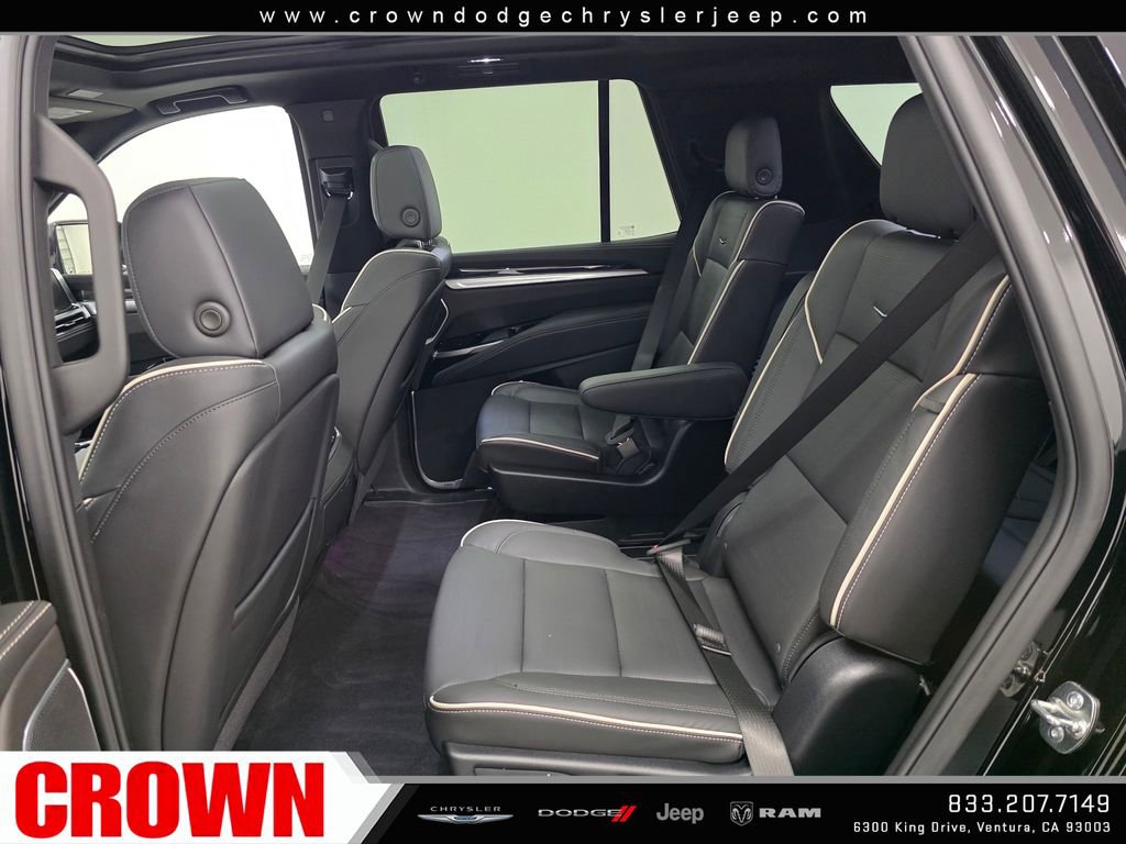 Used 2026 Cadillac Escalade Luxury AWD/4WD image 24