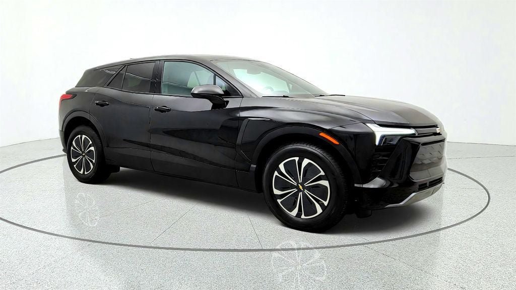 Used 2026 Chevrolet Blazer EV LT FWD image 3