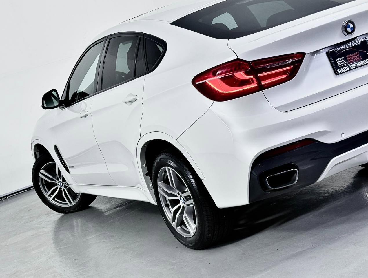 Used 2019 BMW X6 xDrive50i w/ M Sport Package image 13