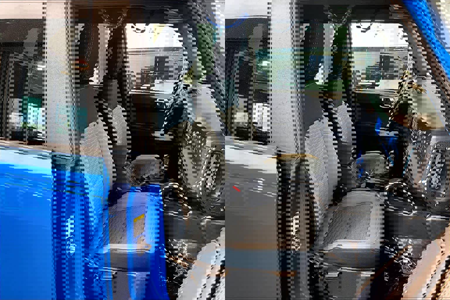 Used 2023 Ford Bronco Outer Banks image 9