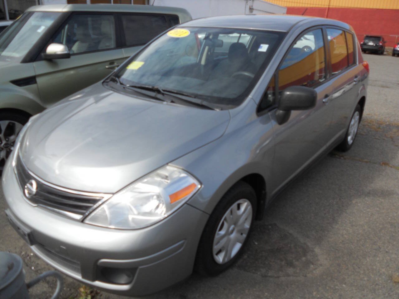 Used 2011 Nissan Versa 1.8 S w/ Plus Pkg FWD image 1