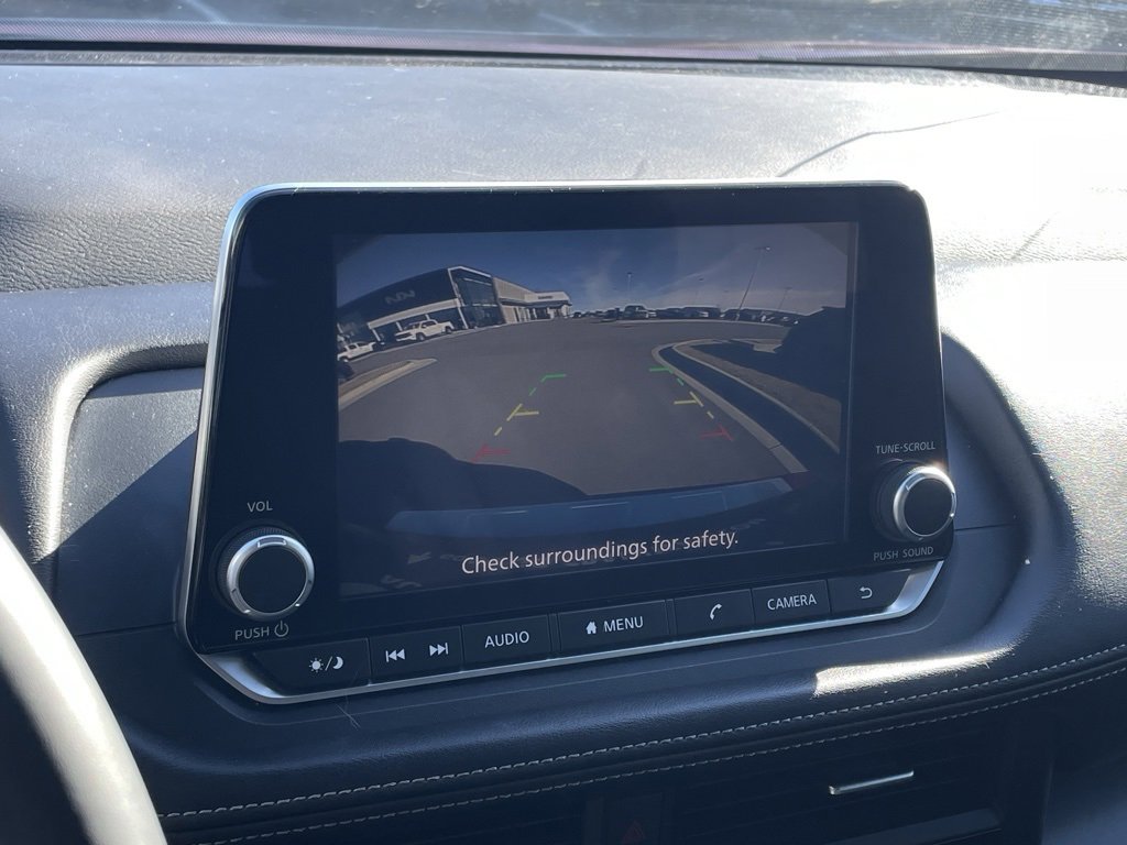 Used 2025 Nissan Rogue SV image 15