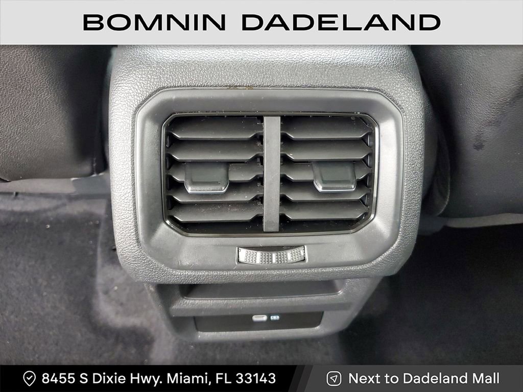 Used 2022 Volkswagen Taos SEL w/ Panoramic Sunroof Package image 12