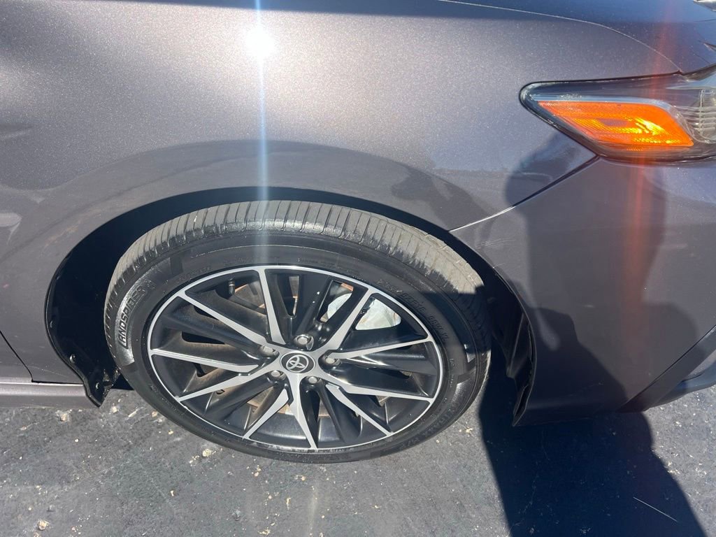 Used 2022 Toyota Camry SE image 12