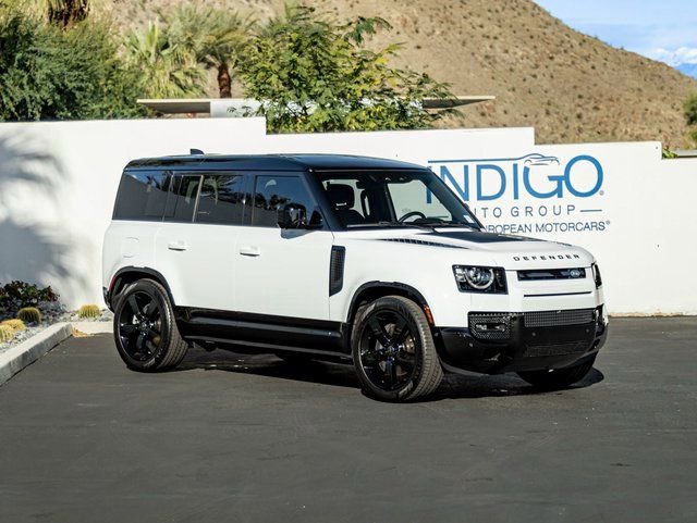 Used 2025 Land Rover Defender 110 X-Dynamic SE image 4