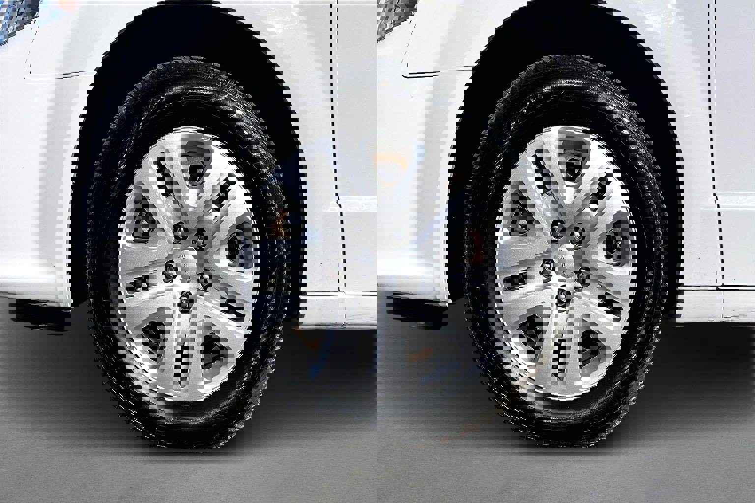 Used 2018 Dodge Grand Caravan SE w/ UConnect Hands-Free Group image 8