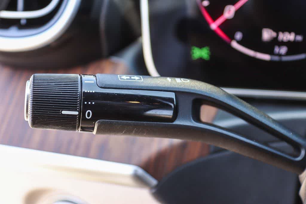 Used 2025 Mercedes-Benz C 300 Sedan image 19