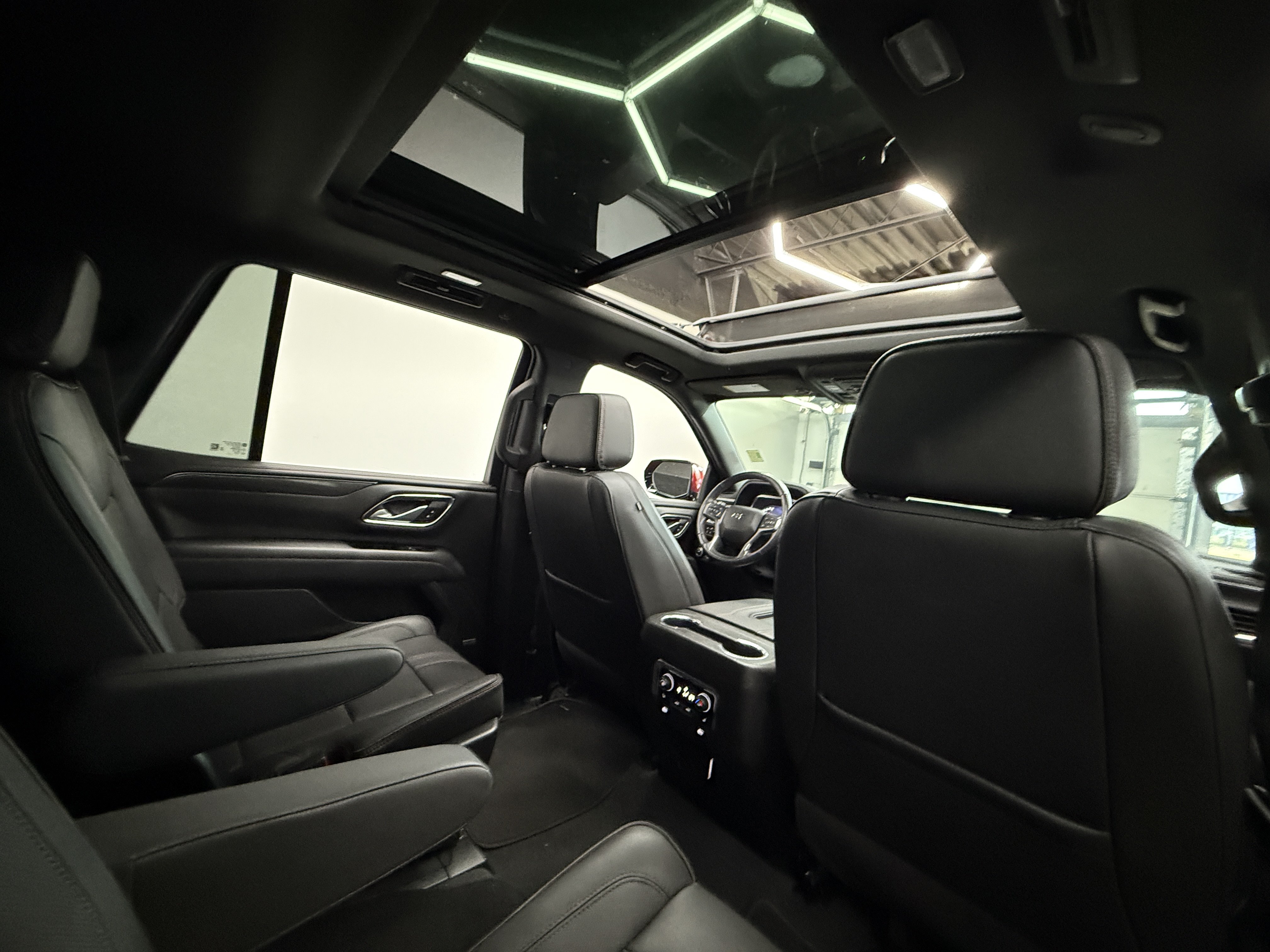 Used 2022 Chevrolet Tahoe RST w/ Luxury Package AWD/4WD image 24