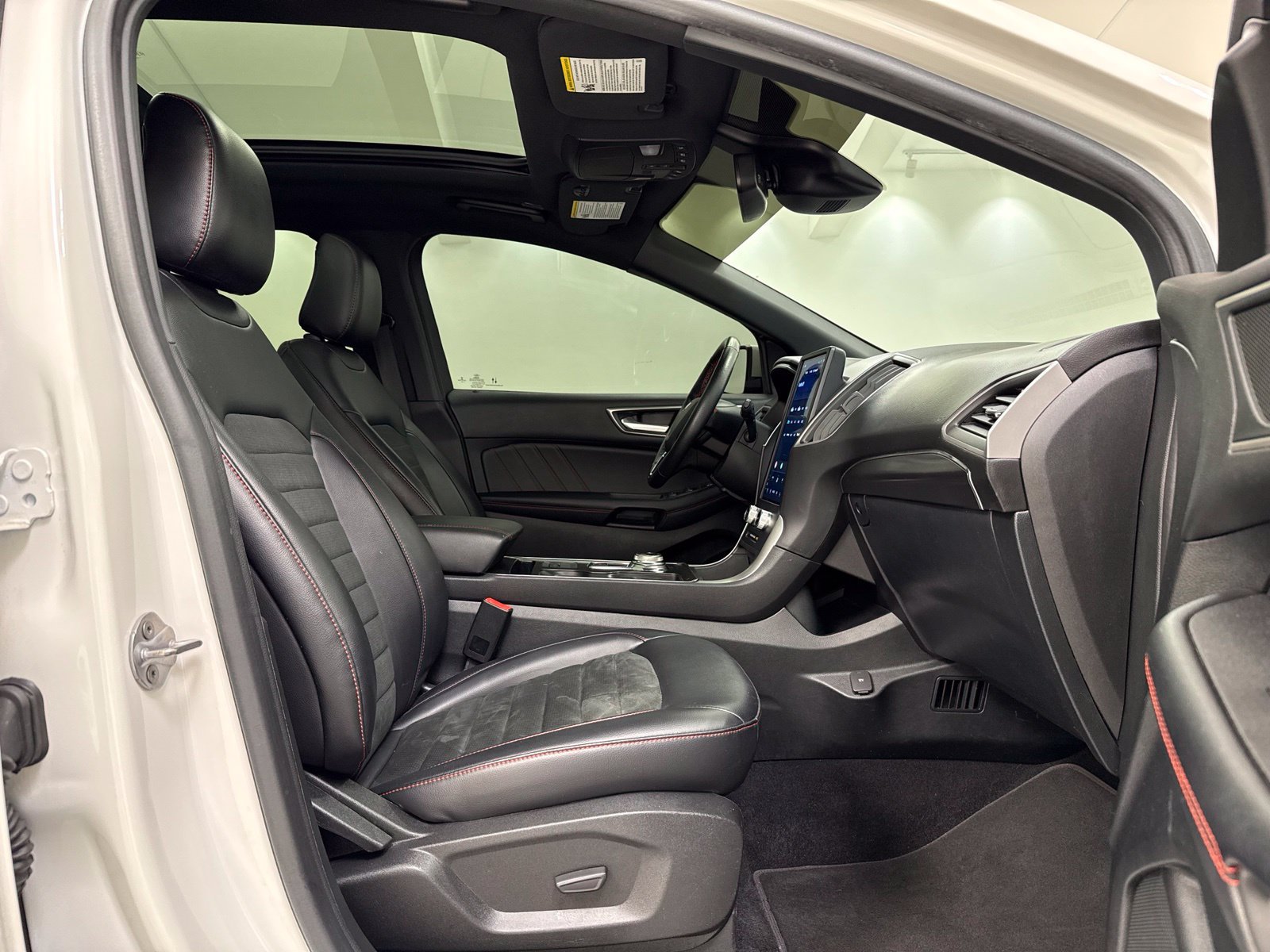 Used 2022 Ford Edge ST-Line AWD/4WD image 28