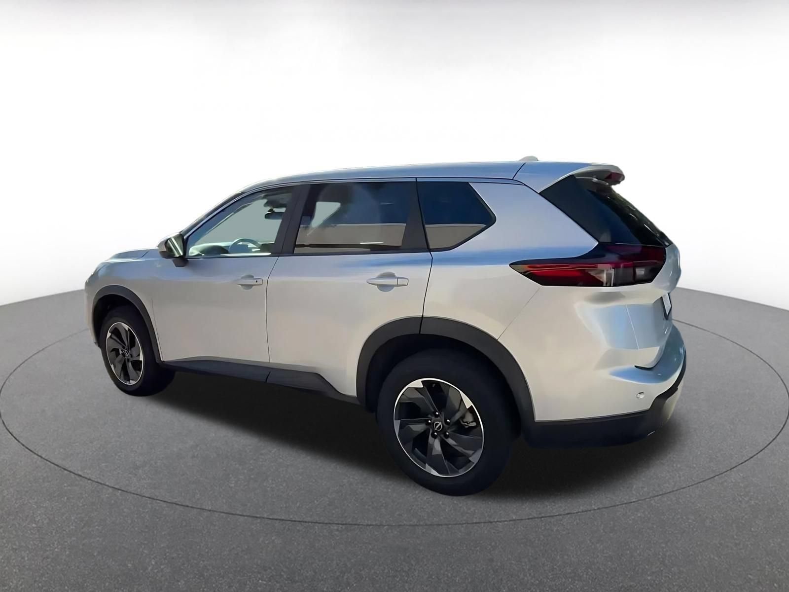 Used 2025 Nissan Rogue SV FWD image 9