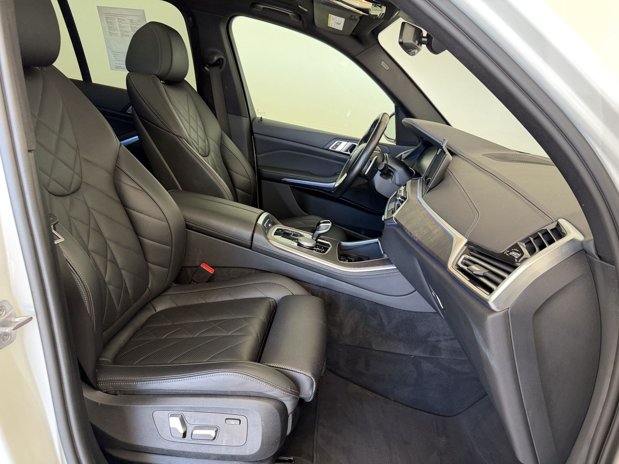 Used 2023 BMW X5 xDrive40i w/ Premium Package AWD/4WD image 25