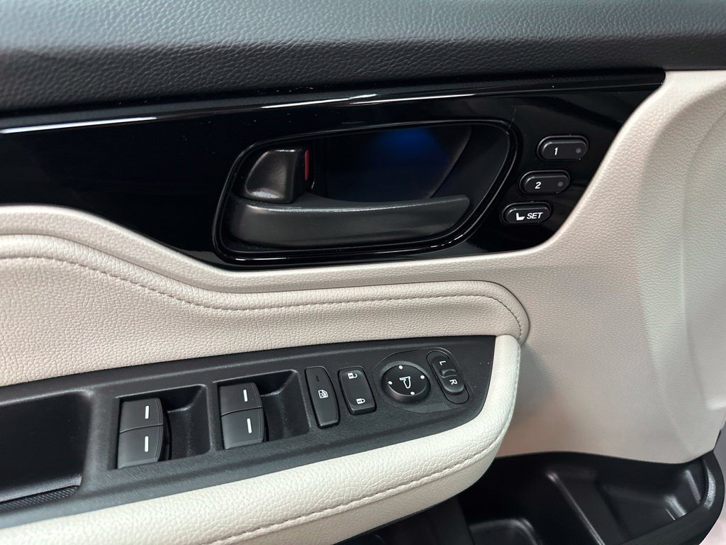 Used 2025 Honda Odyssey Touring image 17