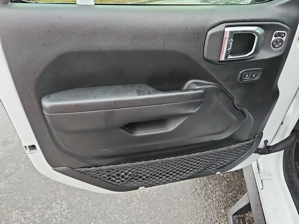 Used 2022 Jeep Gladiator Sport image 11