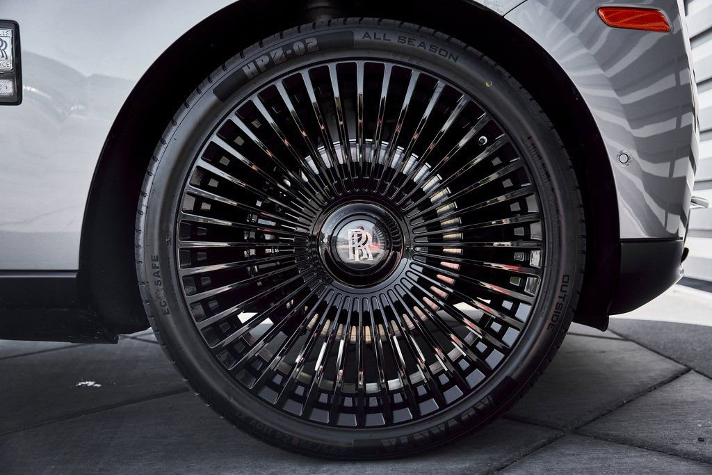 Used 2023 Rolls-Royce Cullinan AWD/4WD image 22