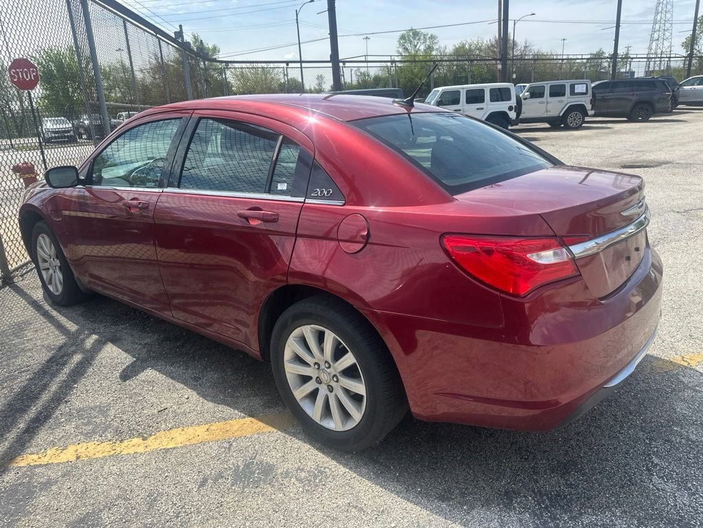 Used 2013 Chrysler 200 Touring FWD image 3