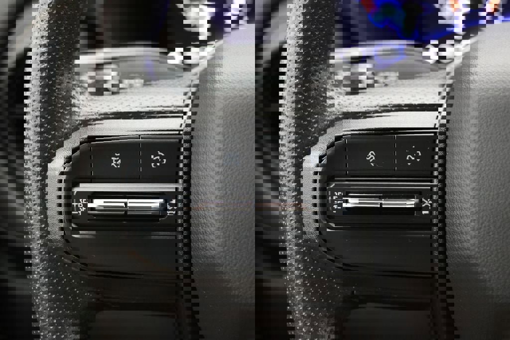 Used 2024 Chevrolet Colorado Trail Boss w/ Technology Package image 22