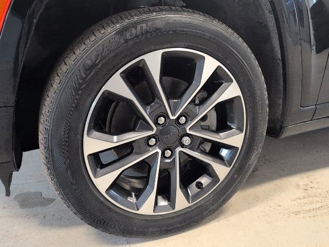 Used 2022 Jeep Grand Cherokee Overland w/ Luxury Tech Group IV AWD/4WD image 9