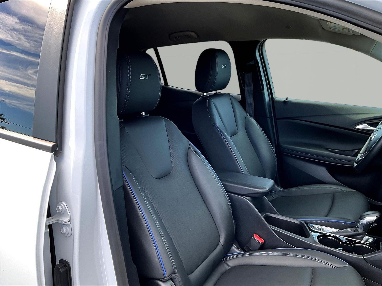Used 2026 Buick Encore GX Sport Touring w/ Comfort Package FWD image 29