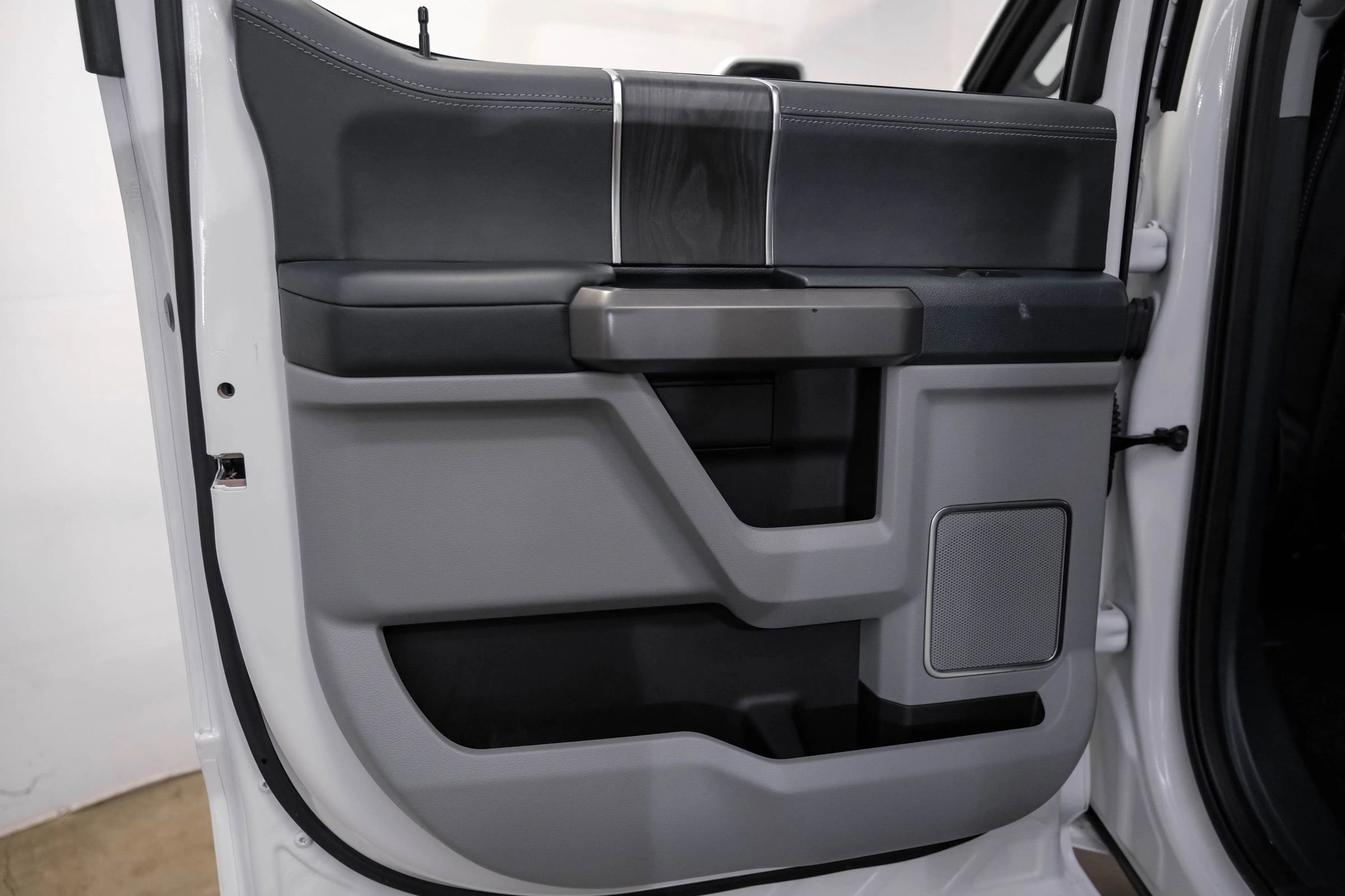 Used 2022 Ford F250 Limited image 39