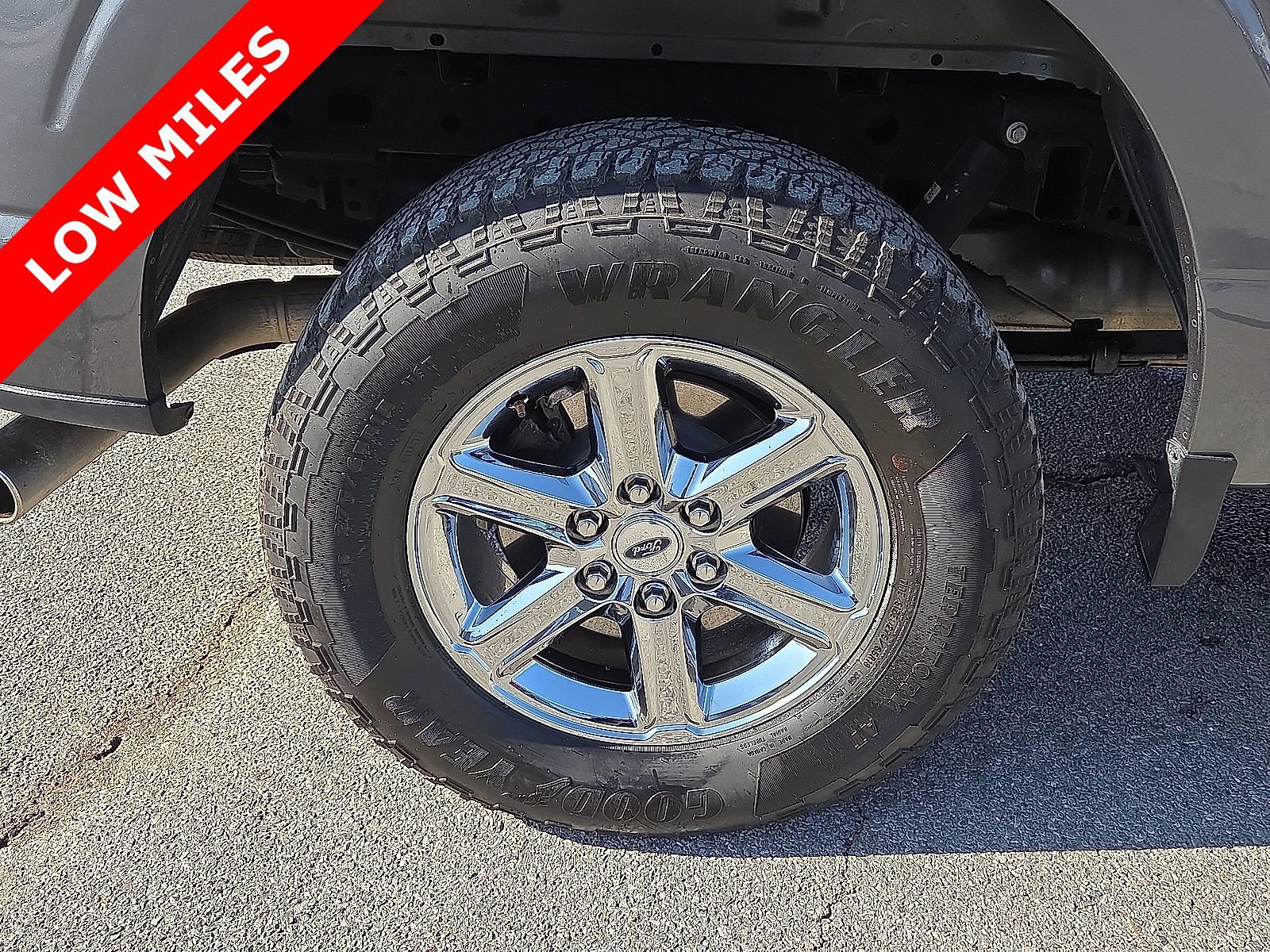 Used 2024 Ford F150 XLT w/ Mobile Office Package image 8