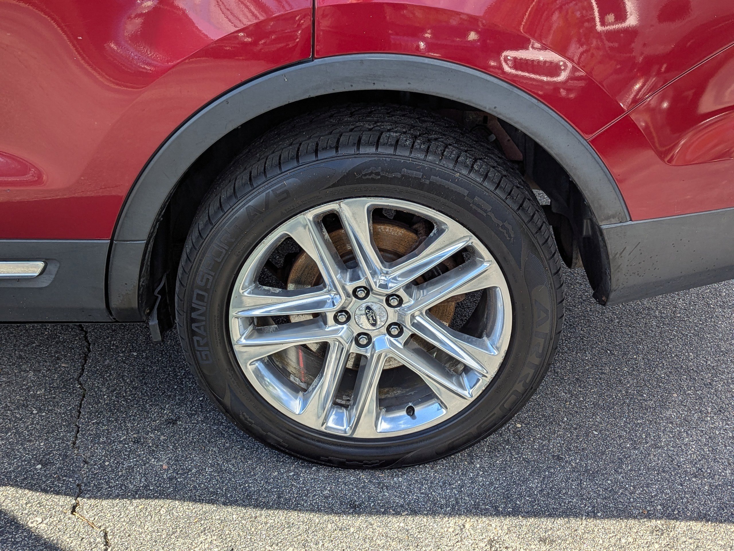 Used 2017 Ford Explorer Limited w/ Class II Trailer Tow Package image 34