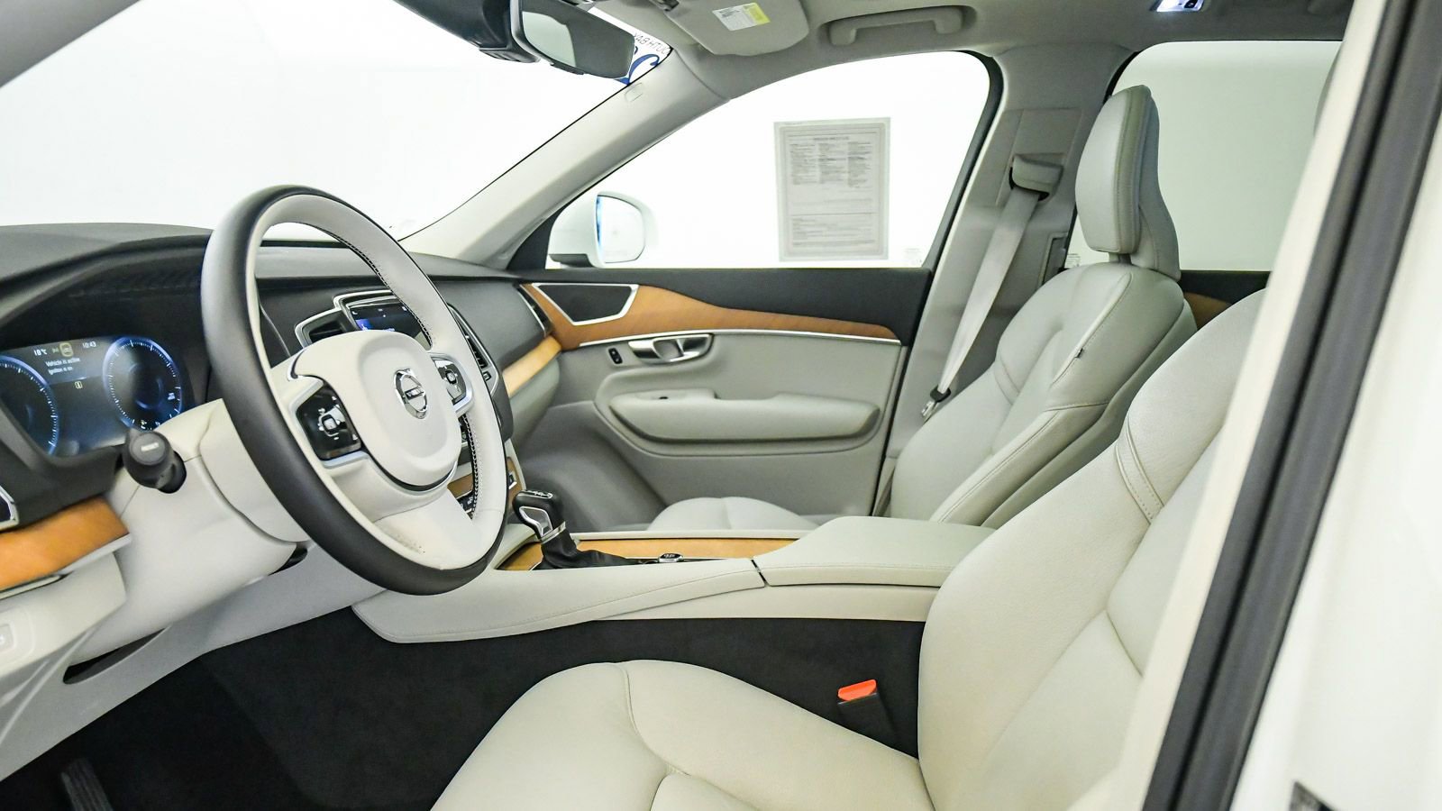 Certified 2022 Volvo XC90 T5 Momentum AWD/4WD image 17