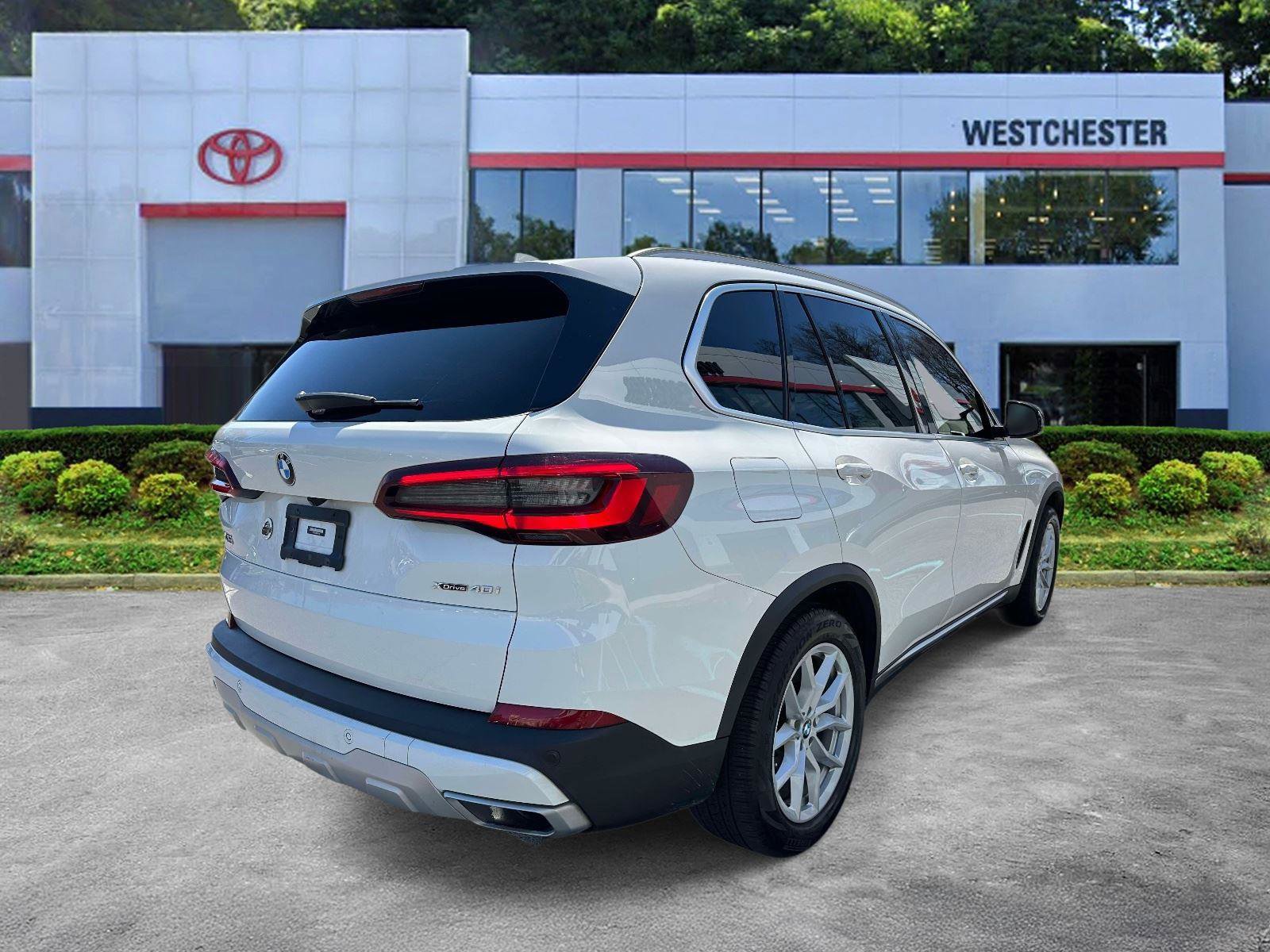 Used 2022 BMW X5 xDrive40i w/ Premium Package AWD/4WD image 4