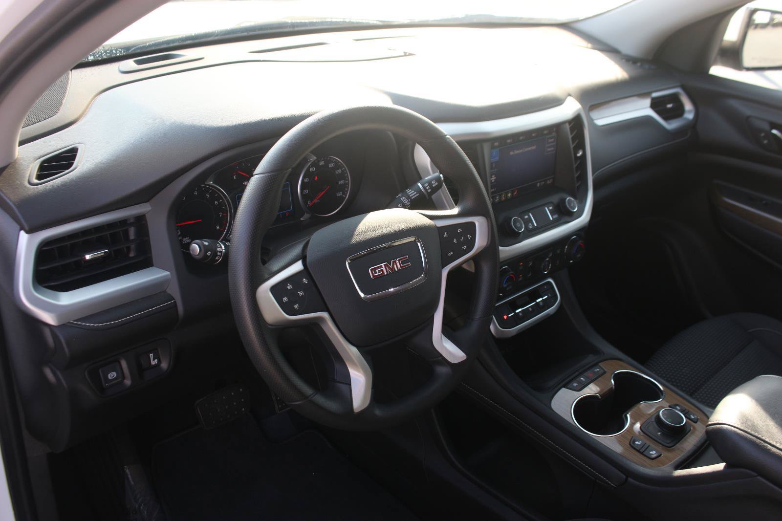 Used 2021 GMC Acadia SLE w/ Driver Convenience Package FWD image 16
