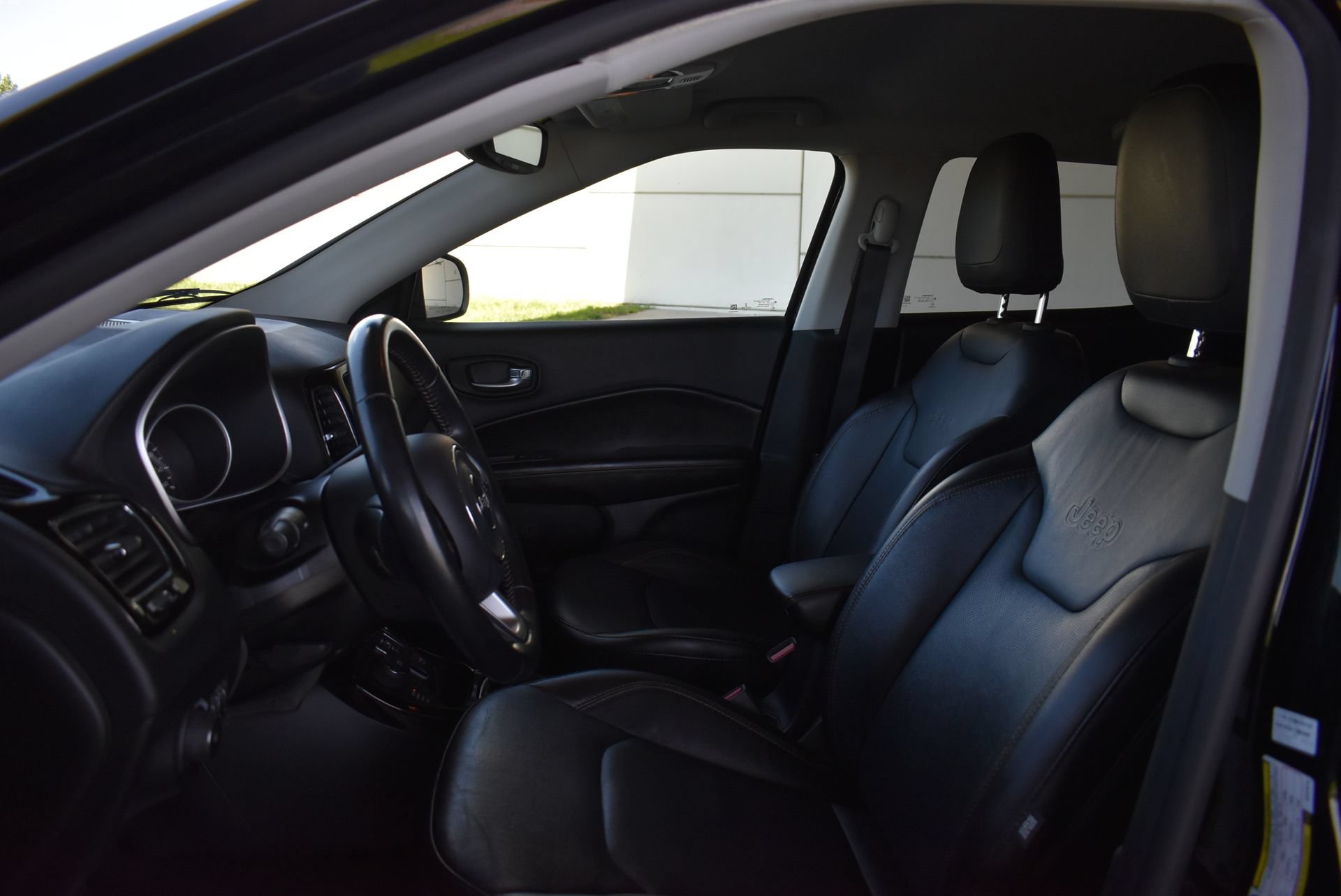 Used 2021 Jeep Compass Limited AWD/4WD image 16