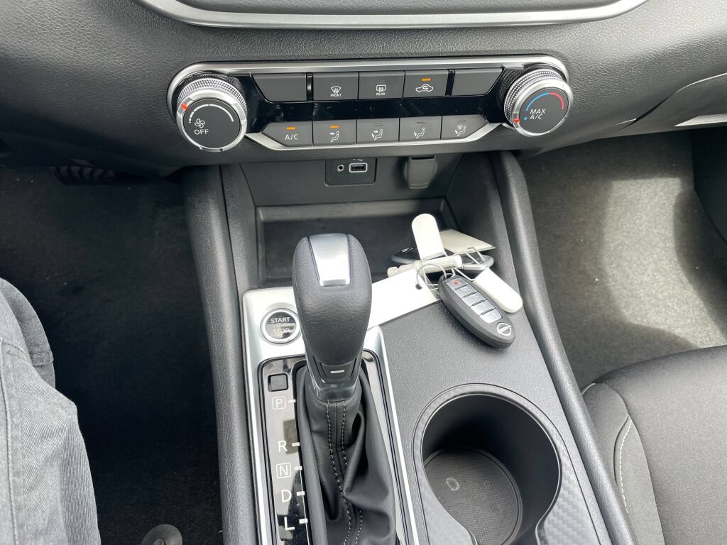 Used 2024 Nissan Altima 2.5 S FWD image 10