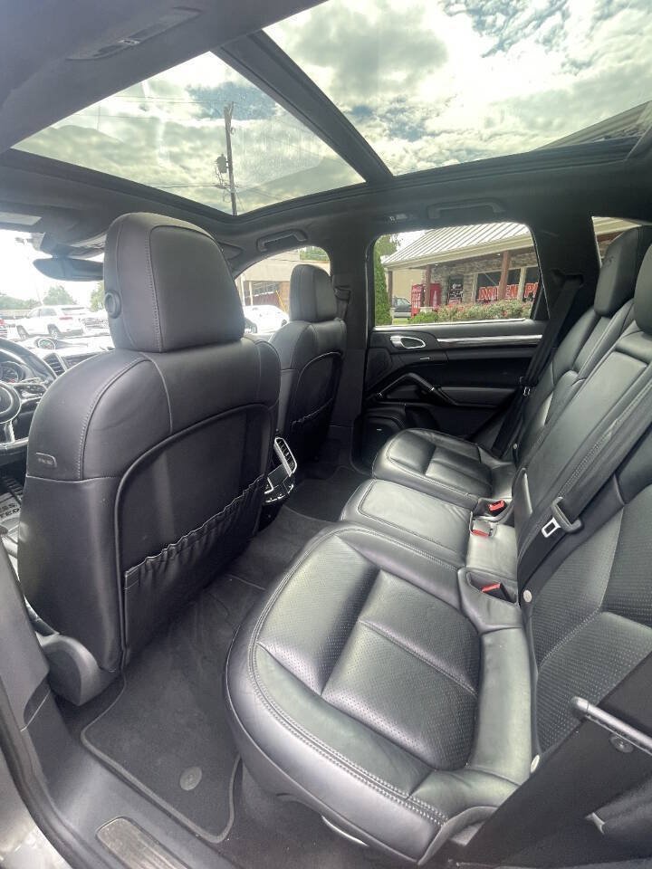 Used 2016 Porsche Cayenne GTS AWD/4WD image 15
