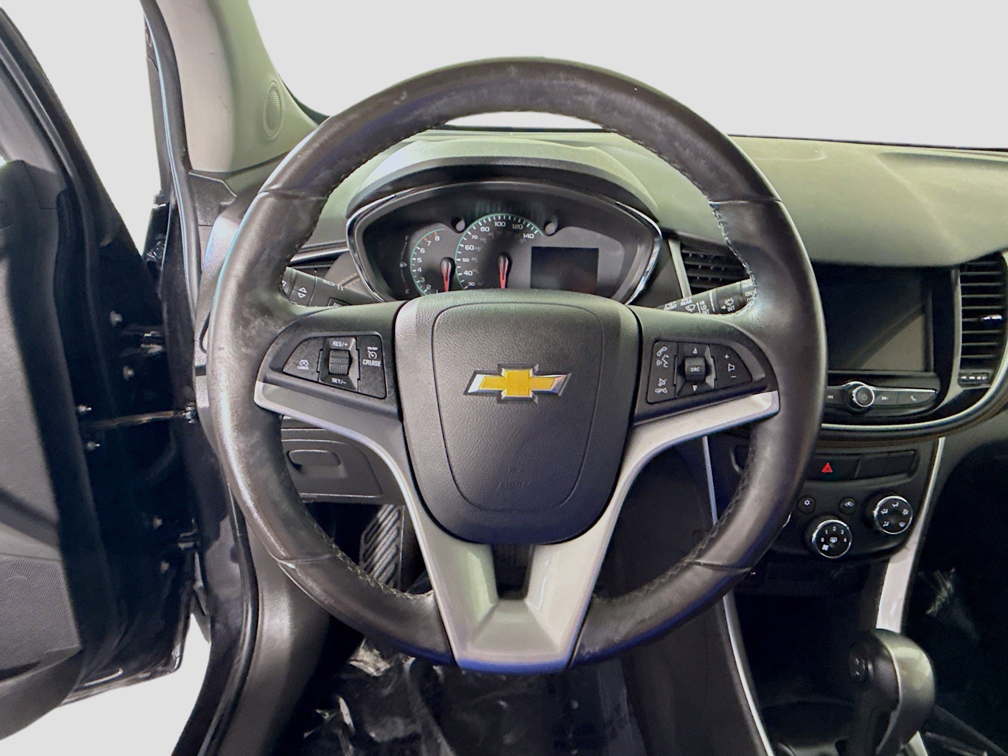 Used 2019 Chevrolet Trax LT w/ LT Convenience Package AWD/4WD image 13