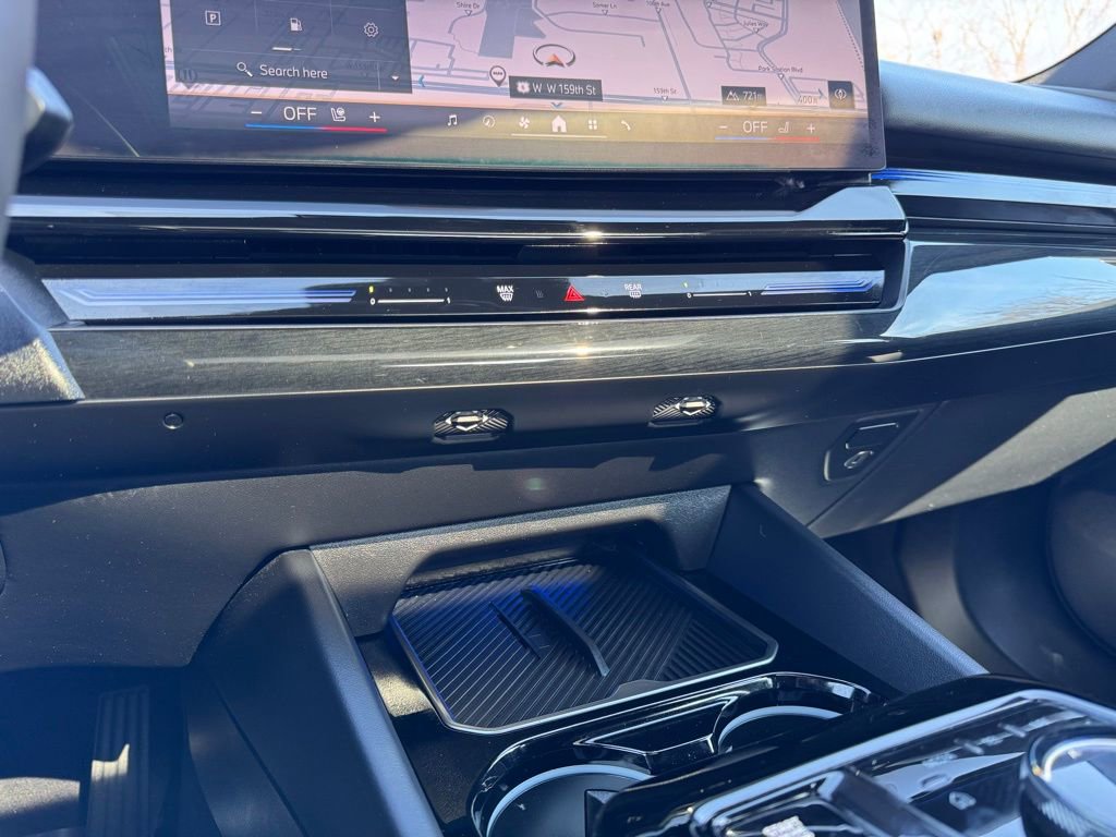 Certified 2025 BMW 530i xDrive AWD/4WD image 13