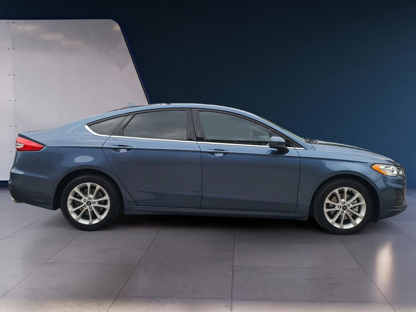 Used 2019 Ford Fusion SE FWD image 6