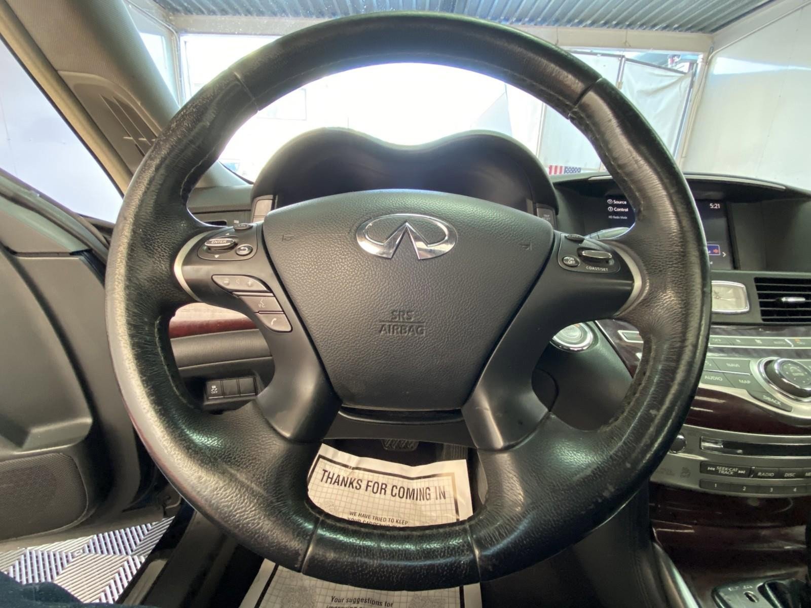 Used 2018 INFINITI Q70 Luxe w/ Cargo Package image 29