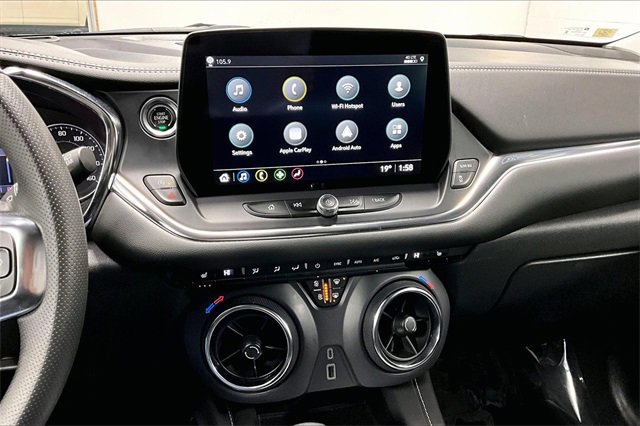 Used 2025 Chevrolet Blazer LT image 4