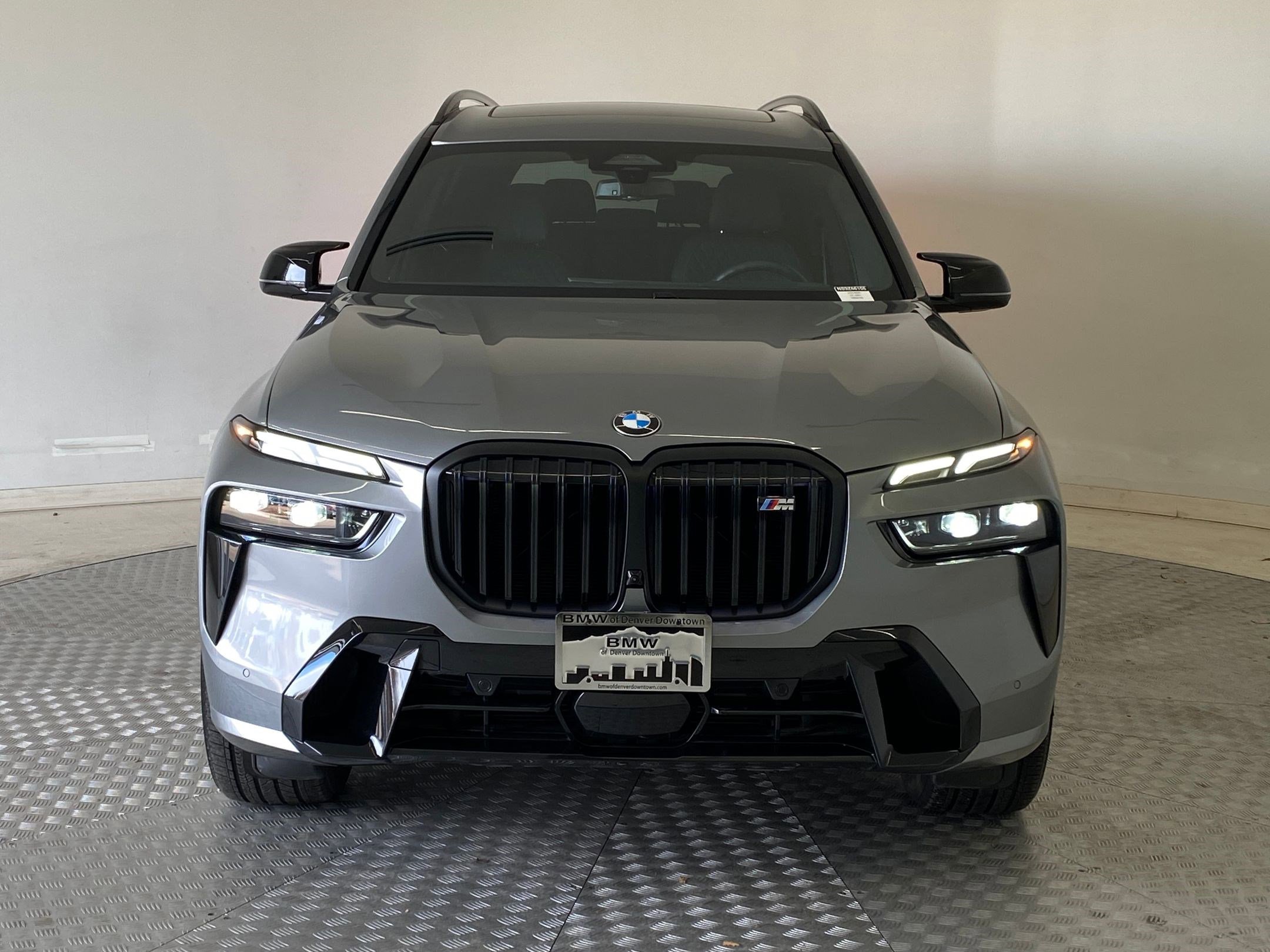 Used 2025 BMW X7 M60i w/ Executive Package image 6
