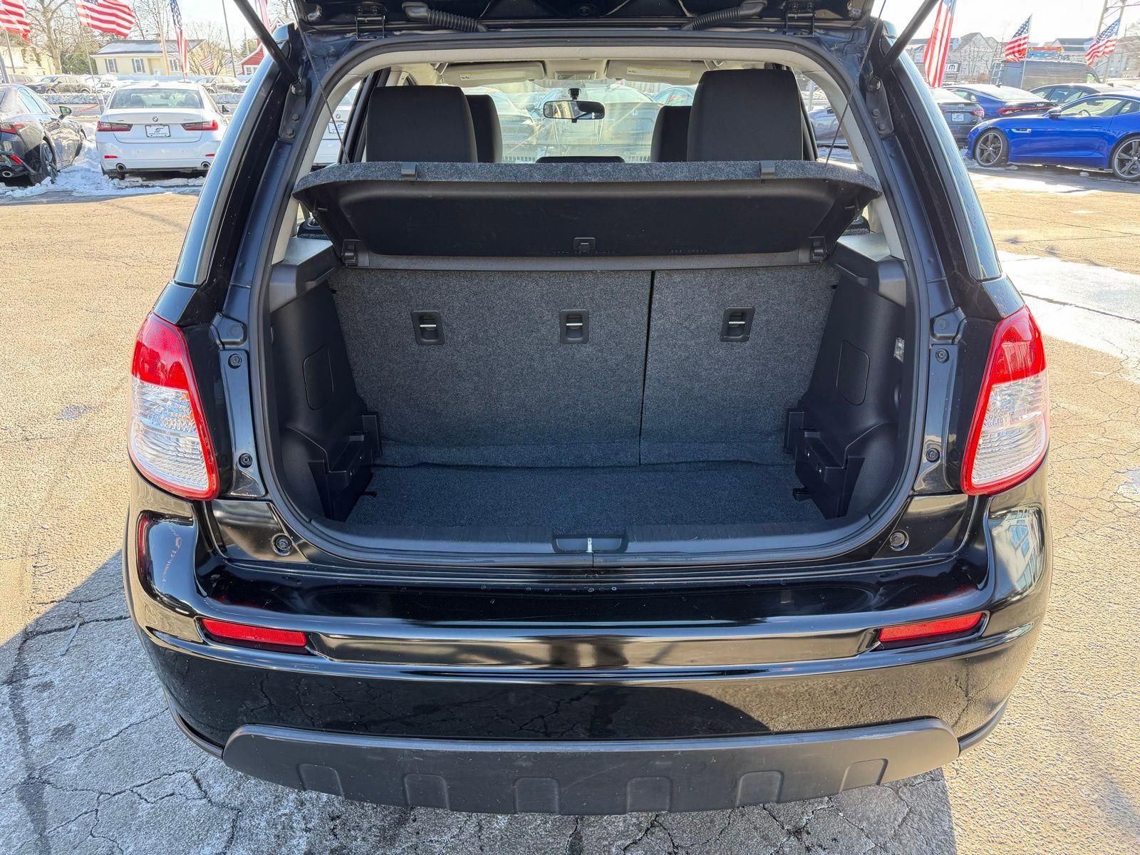 Used 2011 Suzuki SX4 AWD Hatchback image 8