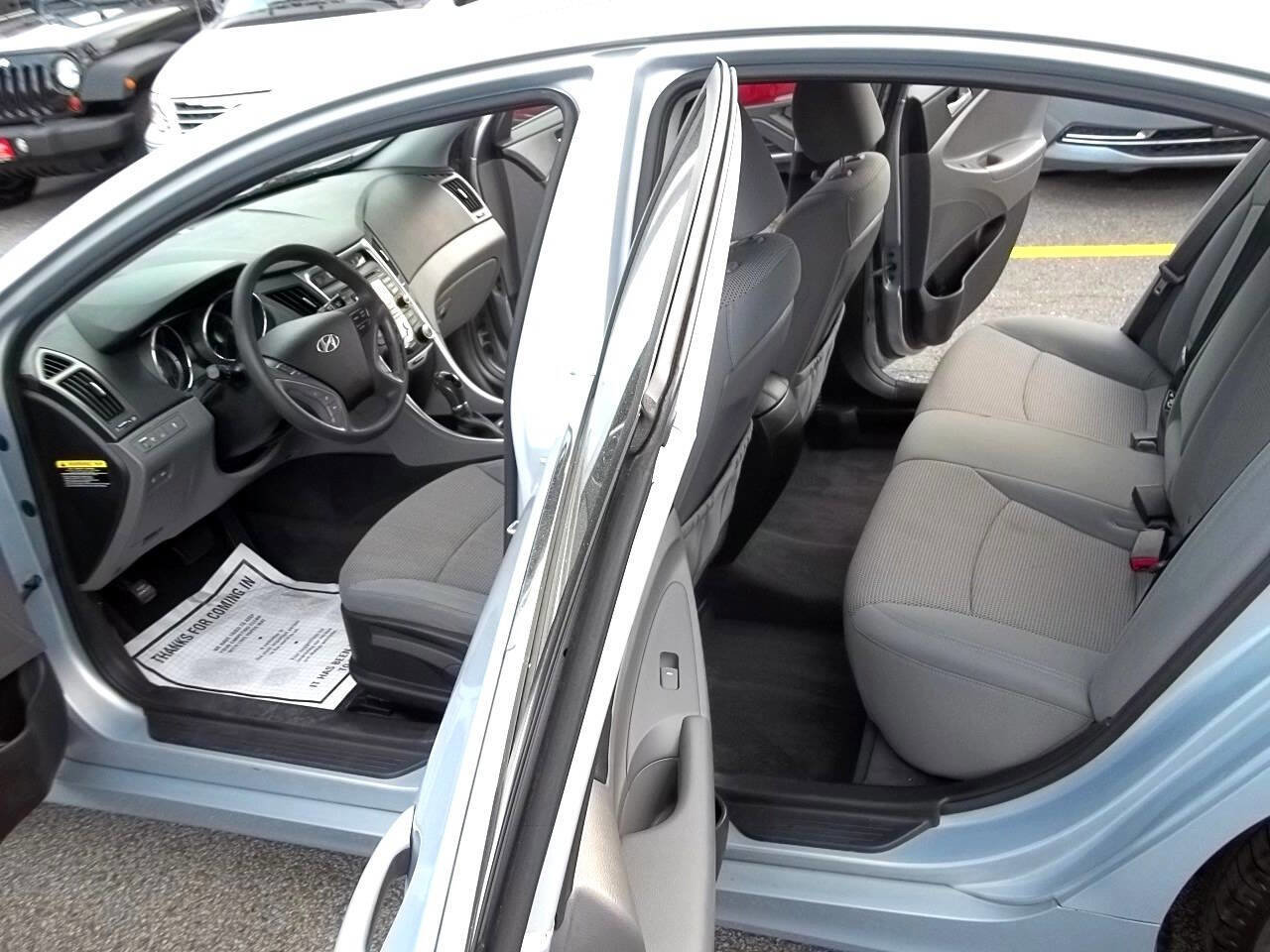 Used 2012 Hyundai Sonata GLS image 7