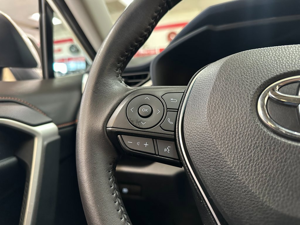 Used 2024 Toyota RAV4 Adventure image 17