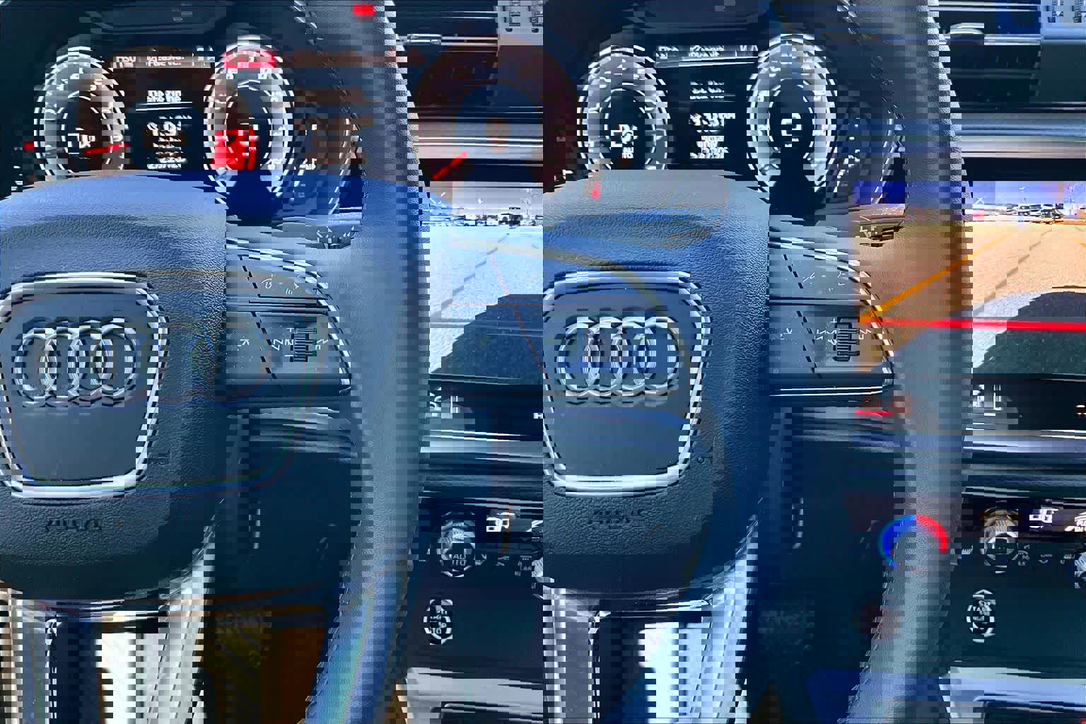 Used 2024 Audi Q3 2.0T Premium Plus image 28