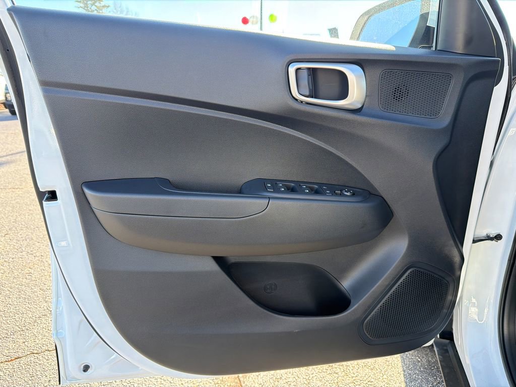 New 2026 Hyundai Venue SE image 10