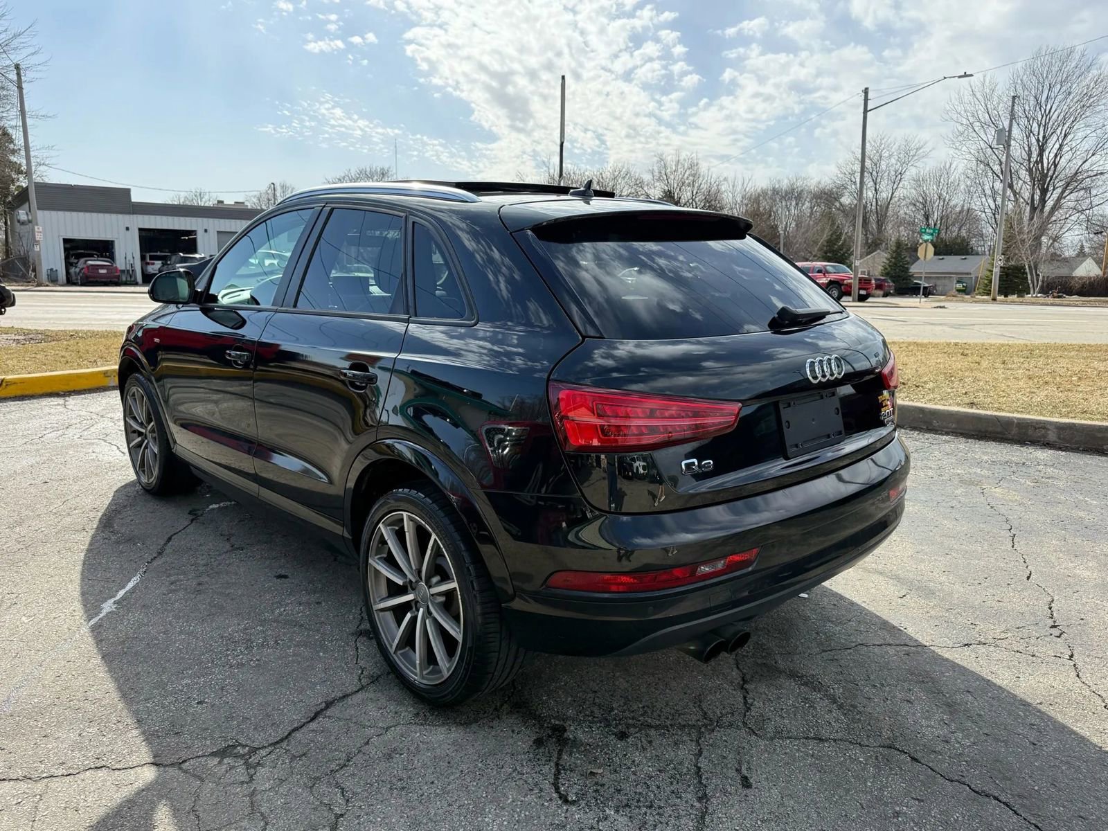 Used 2018 Audi Q3 2.0T Premium image 3