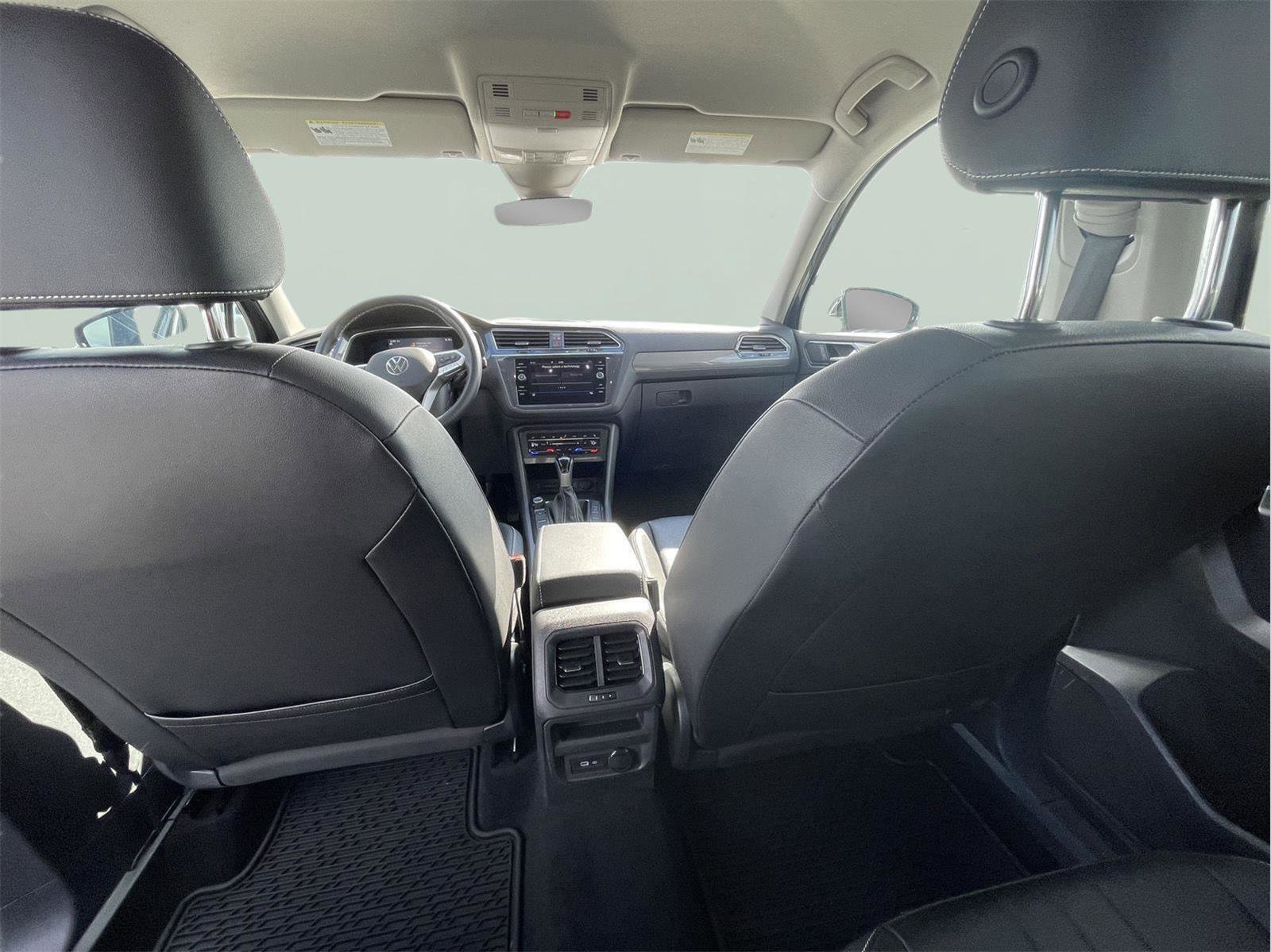 Used 2023 Volkswagen Tiguan SE AWD/4WD image 16