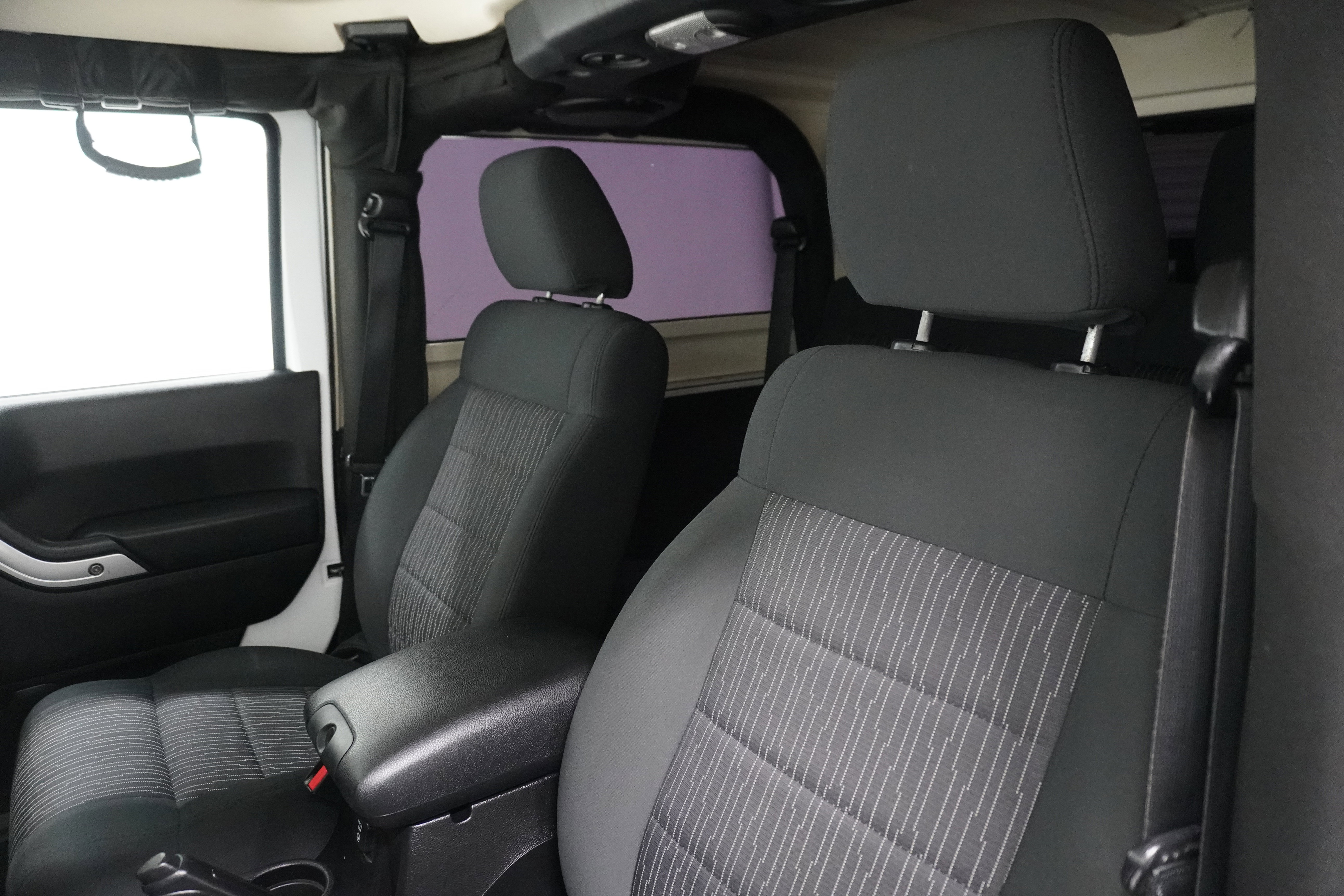 Used 2011 Jeep Wrangler Sahara w/ Connectivity Group image 12