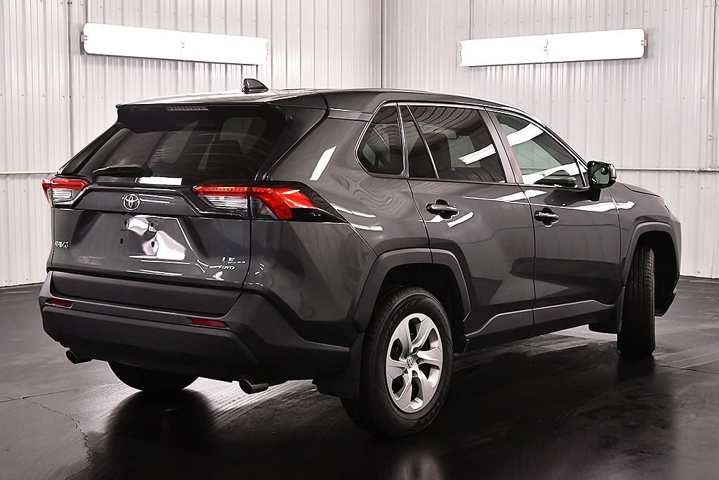 Used 2023 Toyota RAV4 LE AWD/4WD image 7