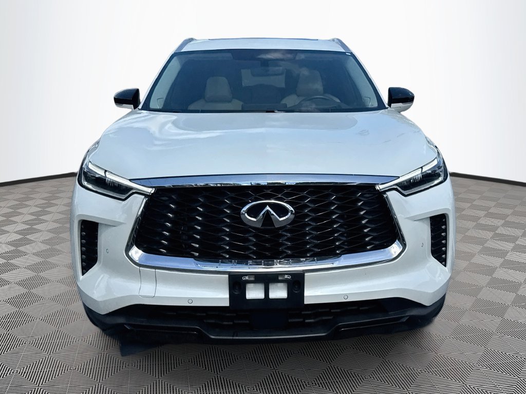 Used 2023 INFINITI QX60 Luxe w/ Vision Package AWD/4WD image 2